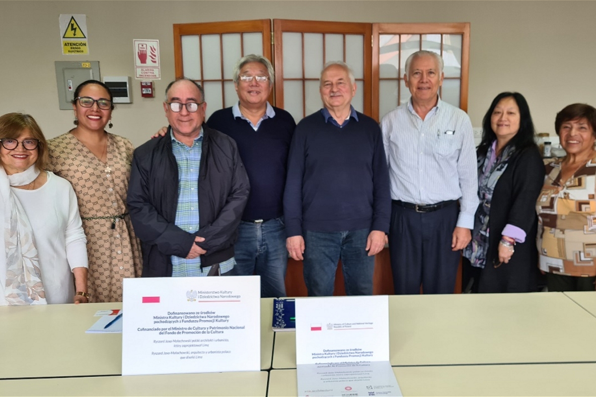Spotkanie z dr Jorge Ito Tosa, (czwarty od lewej)  Dyrektorem fundacji MOA del Peru i innymi z przedstawicielami Fundacji